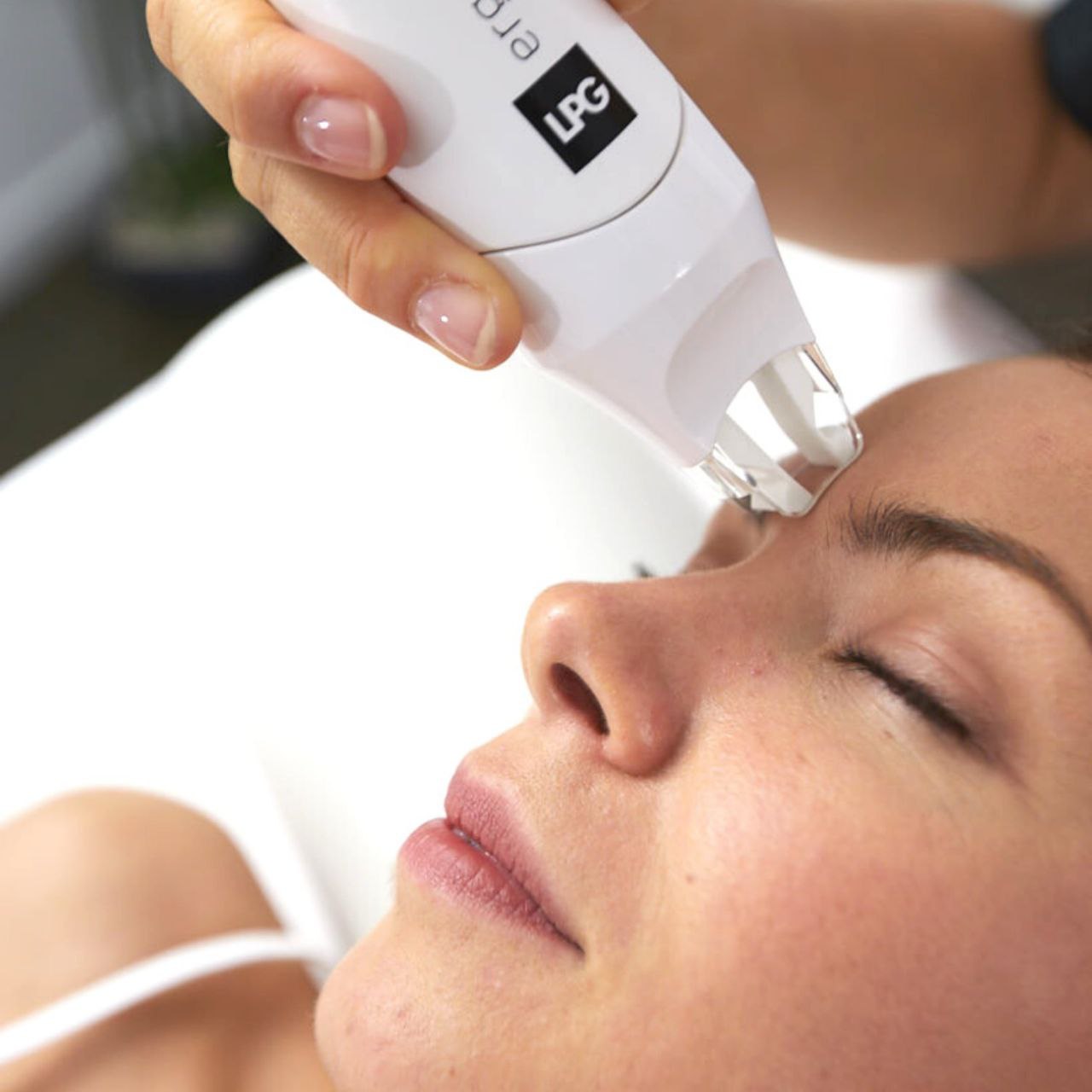 Applicazione manipolo LPG Endermologie® viso anti-age Forlì